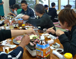 1年から4年までのゼミ生による新入生歓迎夕食会02