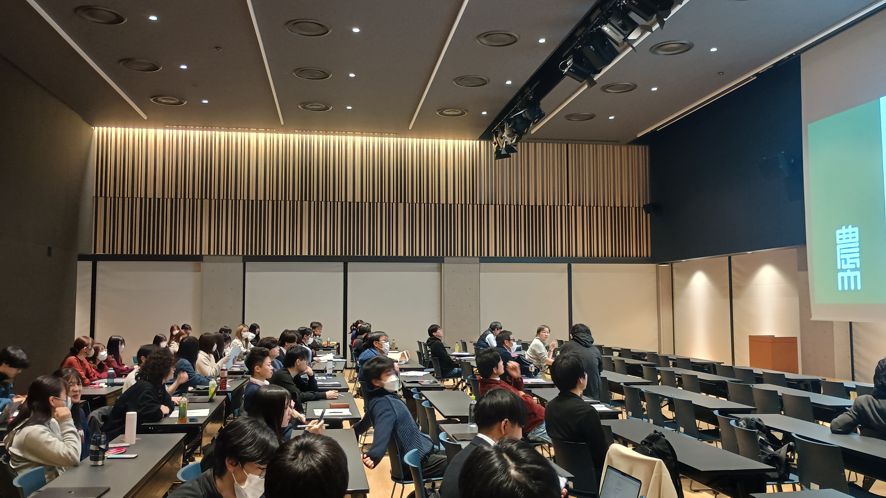 修士論文発表会が行われました