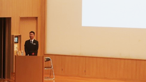 金融教育研究所　佐々木 裕平氏の特別講義を実施しました。