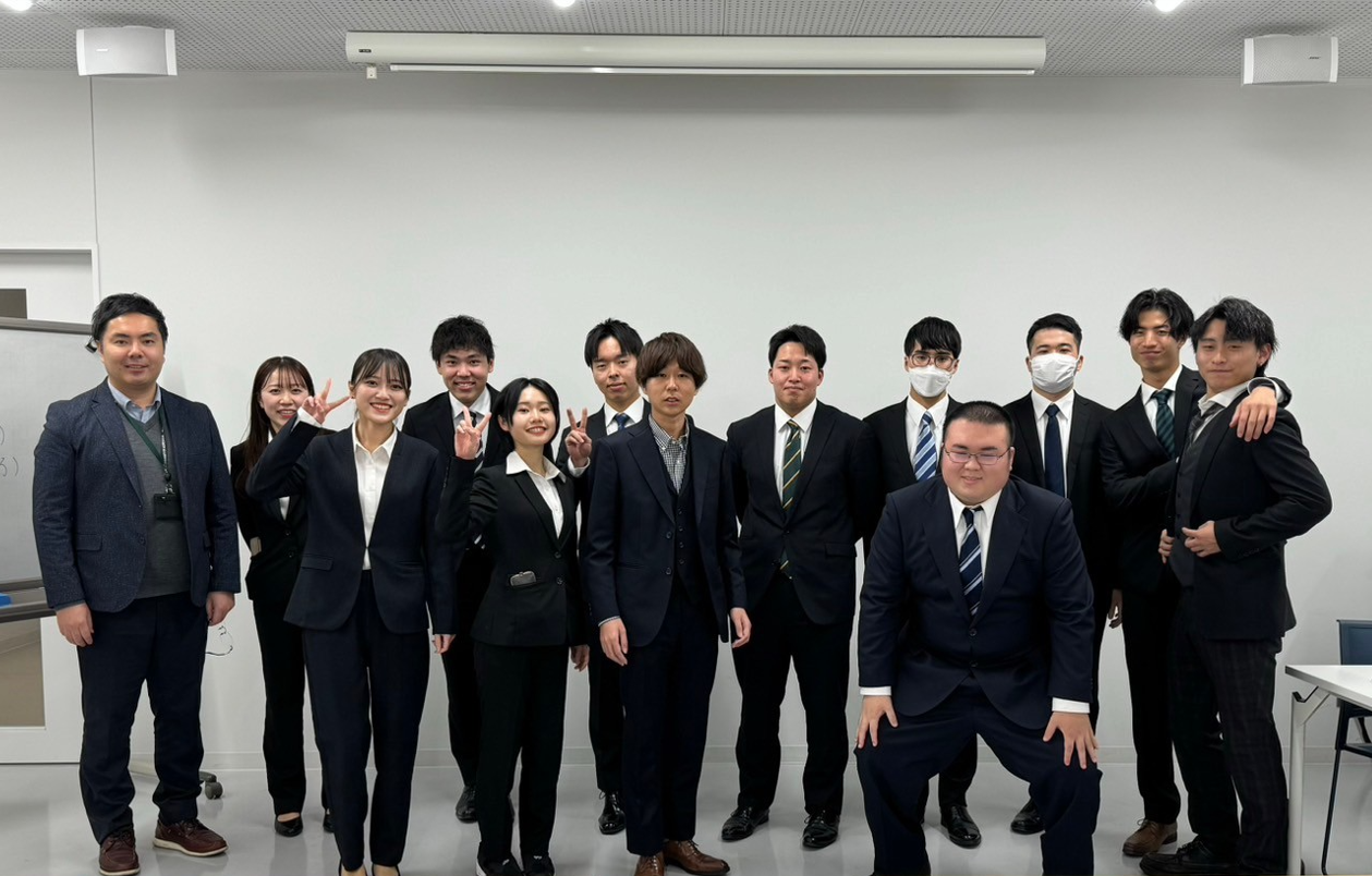 写真⑤：経営組織研究室写真（山田ゼミ）①.png